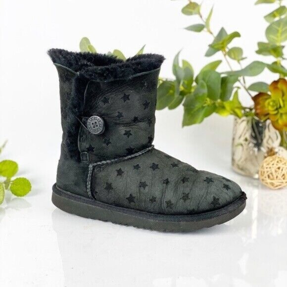 UGG Girls Bailey Button Boot Size 4 Start Print Black Suede Shearling Sherpa - Picture 2 of 7